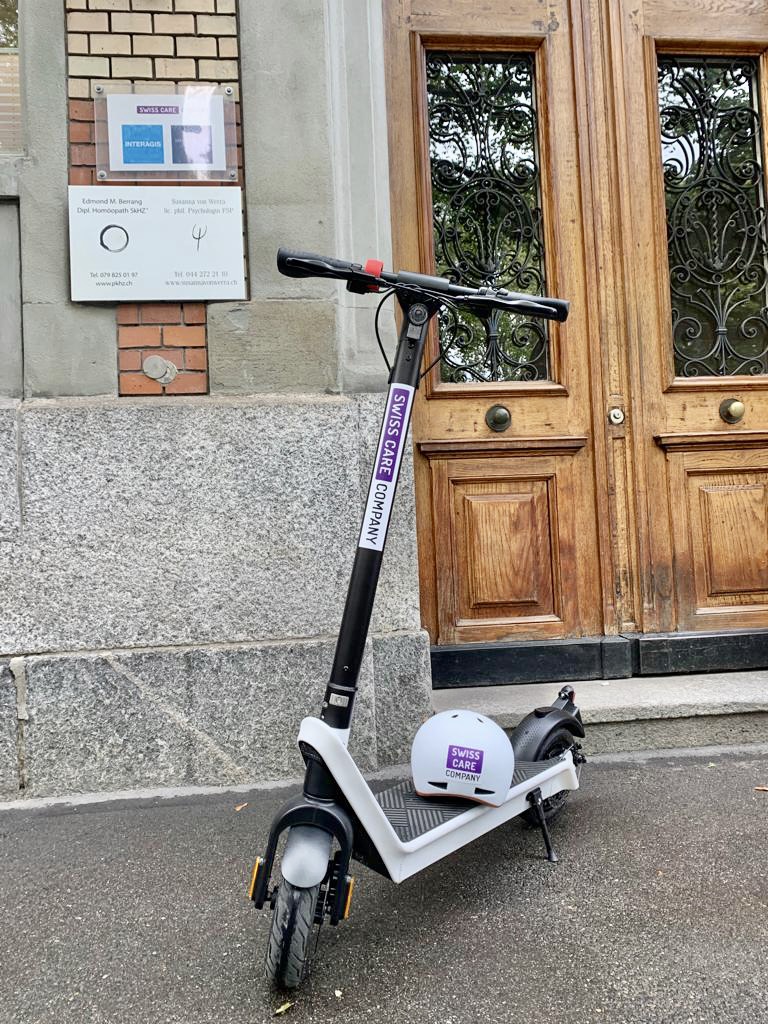 Swiss-Care-Company_E-Scooter_fuer_Mitarbeitende